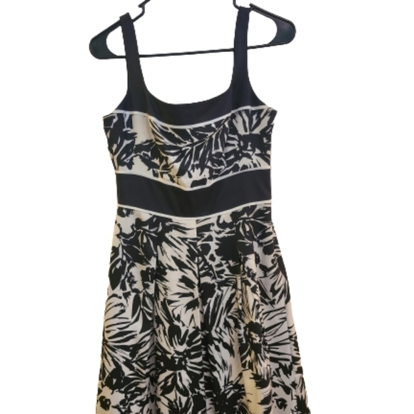 White House Black Market Dress - Picture 2 of 3